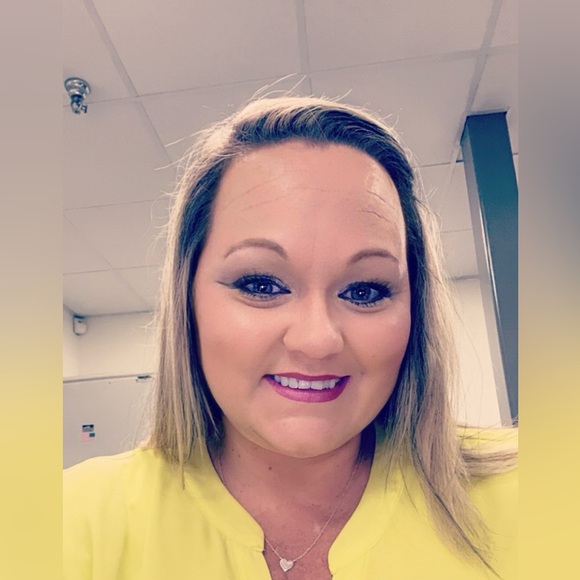 Meet your Posher, Jessica - Picture 2 of 16